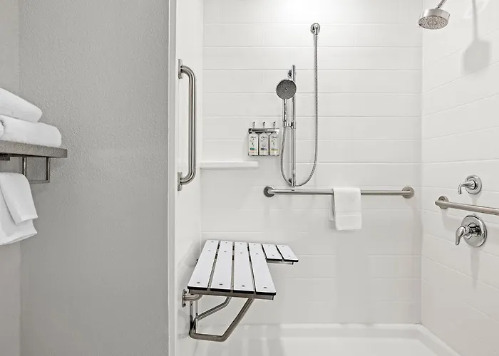 Express & West - Tolleson By Ihg Phoenix