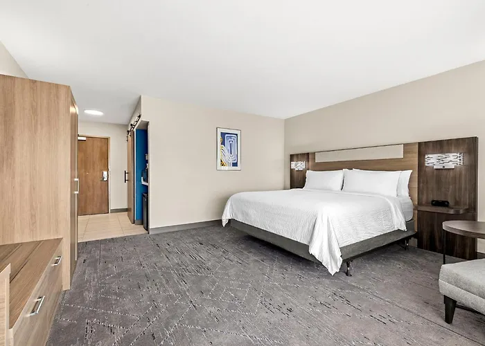 Express & West - Tolleson By Ihg Hotel Phoenix