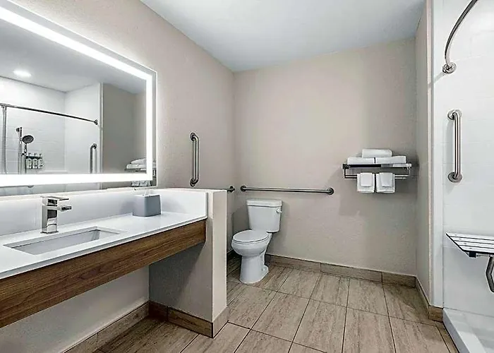 Express & West - Tolleson By Ihg Hotel