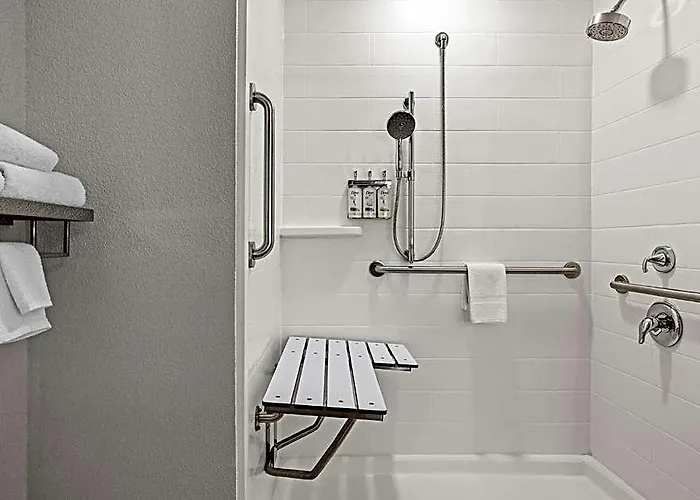 Express & West - Tolleson By Ihg Hotel 2*