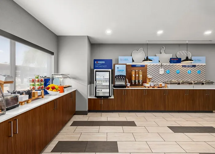 Express & West - Tolleson By Ihg Hotel Phoenix