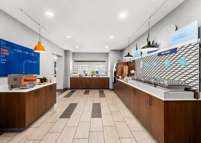 Express & West - Tolleson By Ihg Hotel 2*