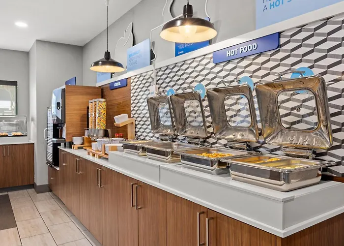 Express & West - Tolleson By Ihg Hotel Phoenix