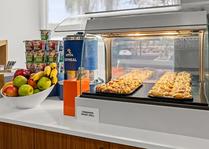 Express & West - Tolleson By Ihg Hotel