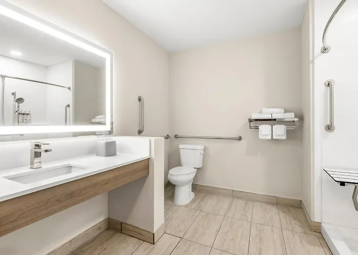 Express & West - Tolleson By Ihg Hotel Phoenix