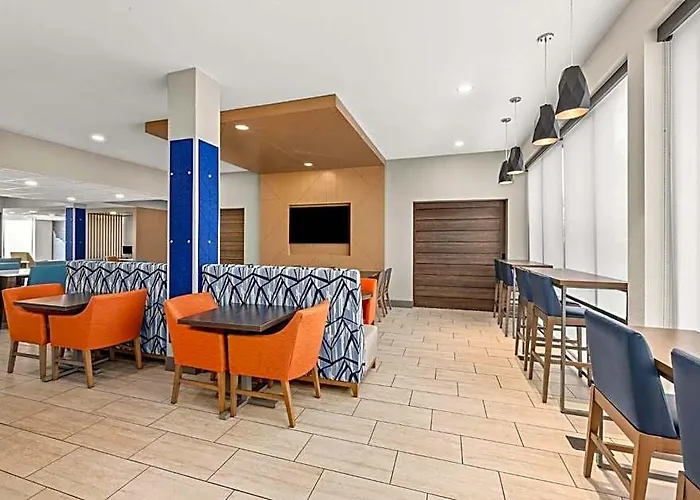 Express & West - Tolleson By Ihg 2*