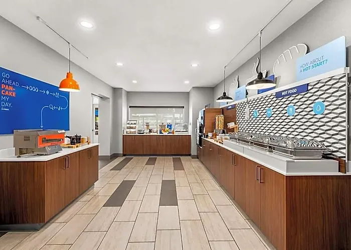 Express & West - Tolleson By Ihg Phoenix